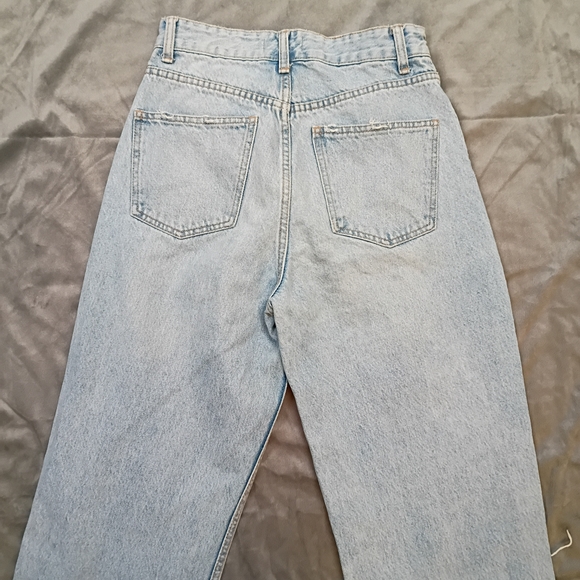 Zara Distressed Light Blue Women's Boyfriend Jeans - Picture 6 of 8